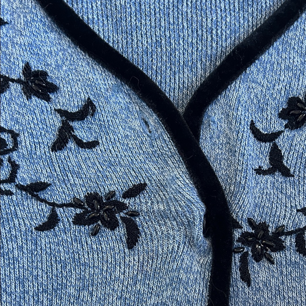 Y2K Vintage 90s Embroidered Velvet Capacity Floral Sweater Cardigan - Picture 5 of 10